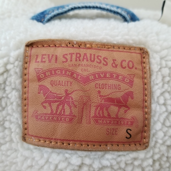 Levi's Ex-Boyfriend Sherpa Trucker Jacket - Picture 6 of 7
